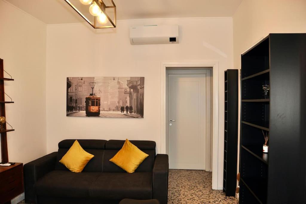 M.Aurelio Black & White Milano Dış mekan fotoğraf